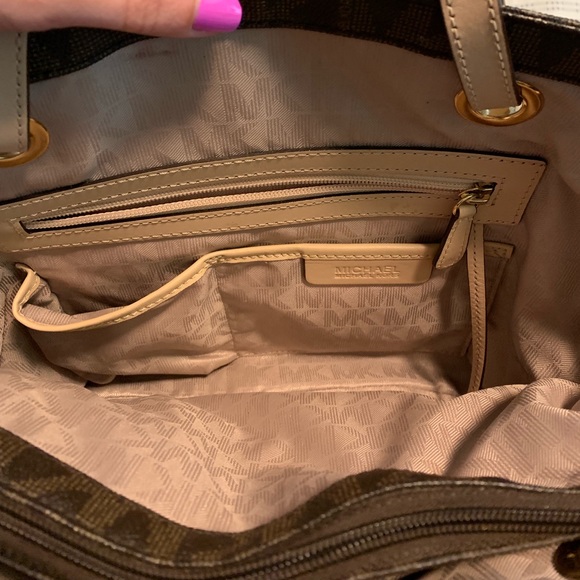 Michael Kotrs tote and wallet - Picture 5 of 8